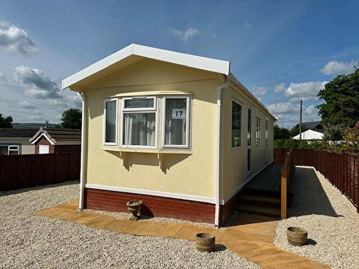 2 Bedroom Park Home For Sale In Crossways Park, LD1