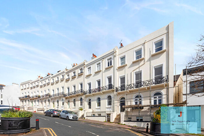 1 Bedroom Flat For Sale In Roundhill Crescent, Brighton, BN2