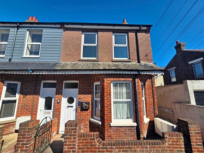 1 Bedroom Flat To Rent In Albion Road, BN22