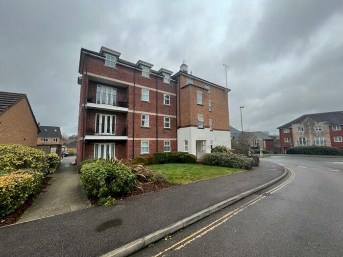 2 Bedroom Flat To Rent In Heathcotes, Maidenbower, Crawley, RH10
