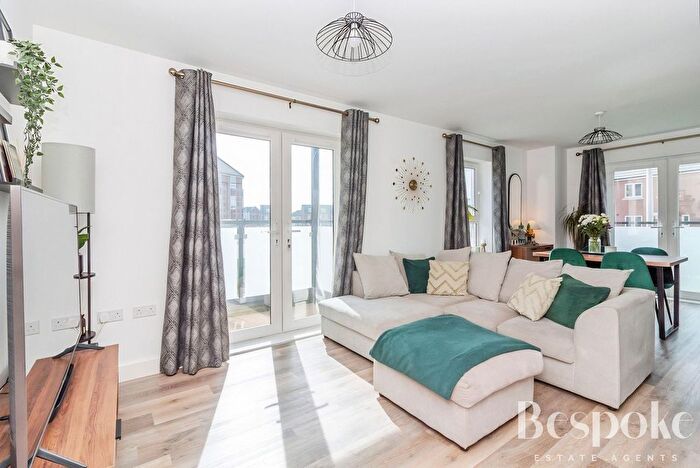 1 Bedroom Flat For Sale In Bolton Drive, Shinfield, RG2