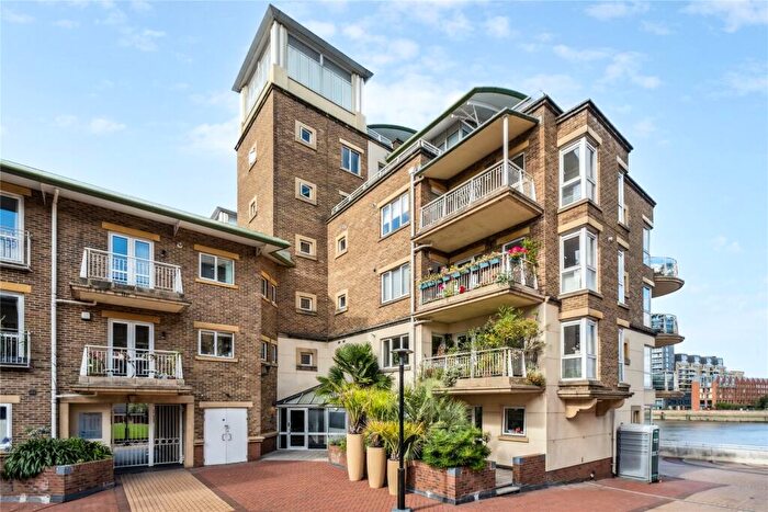 2 Bedroom Flat For Sale In Mendip Court, Chatfield Road, London, SW11