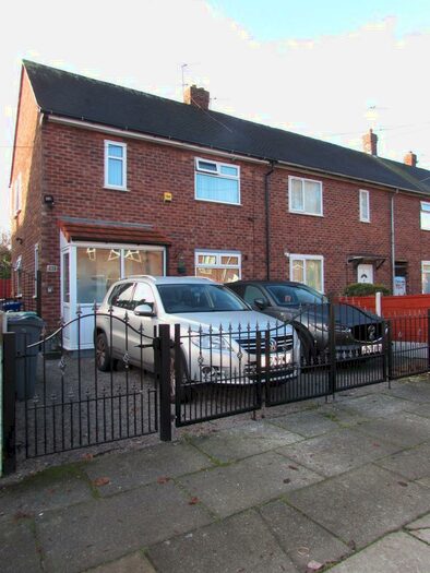 3 Bedroom Semi-Detached House To Rent In Yattendon Avenue, Manchester, M23