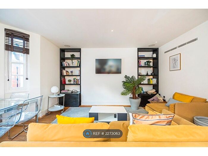 3 Bedroom Flat To Rent In Great Portland Street, London, W1W