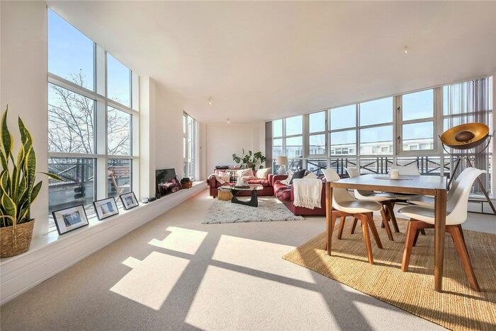 2 Bedroom Flat To Rent In New River Head, Rosebery Avenue, London, EC1R