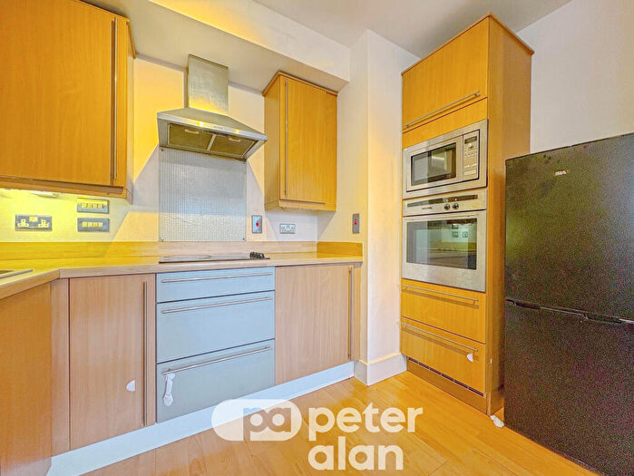 2 Bedroom Apartment To Rent In The Aspect, Queen Street, Cardiff, CF10