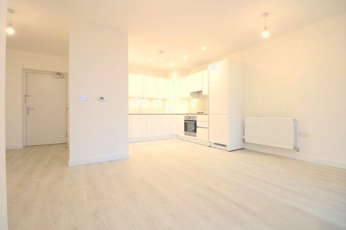 1 Bedroom Flat To Rent In East Acton Lane, London, W3