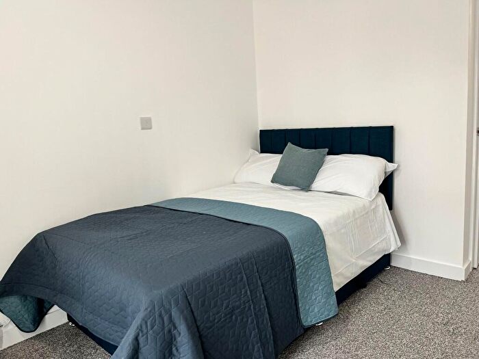 10 Bedroom Flat To Rent In Camden Street, Liverpool, Merseyside, L3
