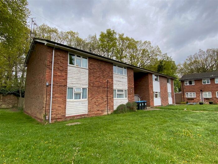 2 Bedroom Apartment To Rent In Malvern Way, Hemel Hempstead, HP2