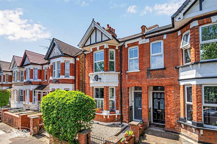 5 Bedroom End Of Terrace House For Sale In St. Kilda Road, West Ealing, W13