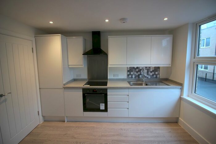 2 Bedroom Flat To Rent In Flat, Postway Mews, Illford, Essex, IG1