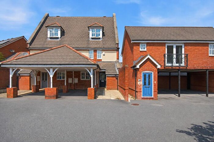 4 Bedroom Semi Detached House For Sale In Blossom Close, Andover, SP10