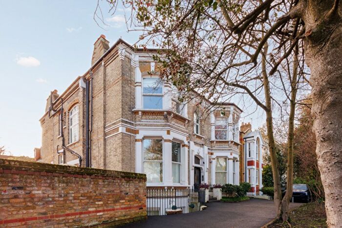 3 Bedroom Flat For Sale In Holly Lodge, Upper Richmond Road, SW15