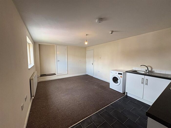 House To Rent In New Street, Mold, CH7