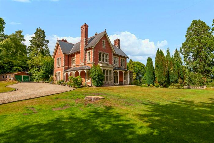 7 Bedroom Detached House For Sale In Oaklands, Chard, Somerset, TA20