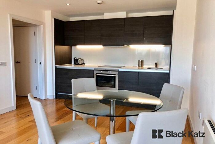 1 Bedroom Flat To Rent In O Central, Crampton Street, Elephant And Castle, SE17