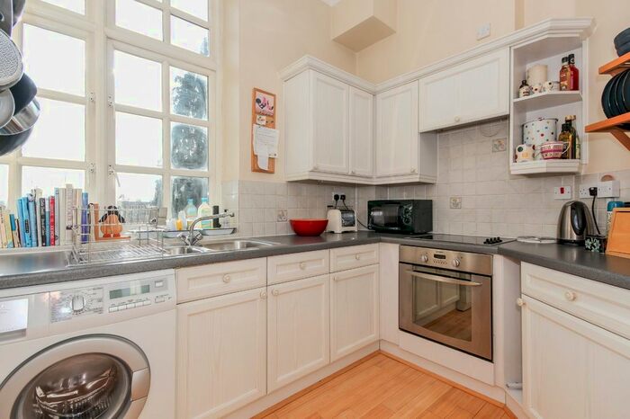 2 Bedroom Flat To Rent In Temple Cowley, Oxford, OX4