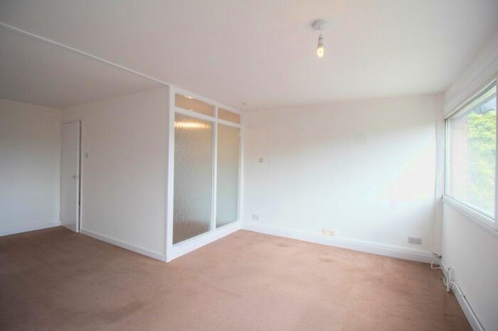 3 Bedroom Terraced House For Sale In Winston Court, Mannings Lane South, Chester, CH2