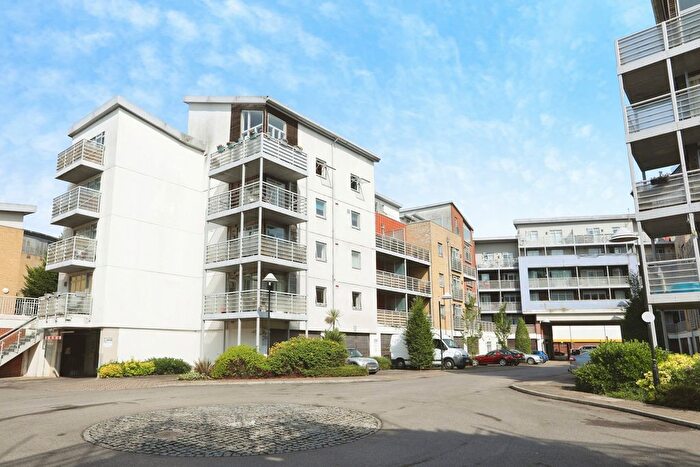 2 Bedroom Flat For Sale In Kingfisher Meadow, Maidstone, Kent, ME16