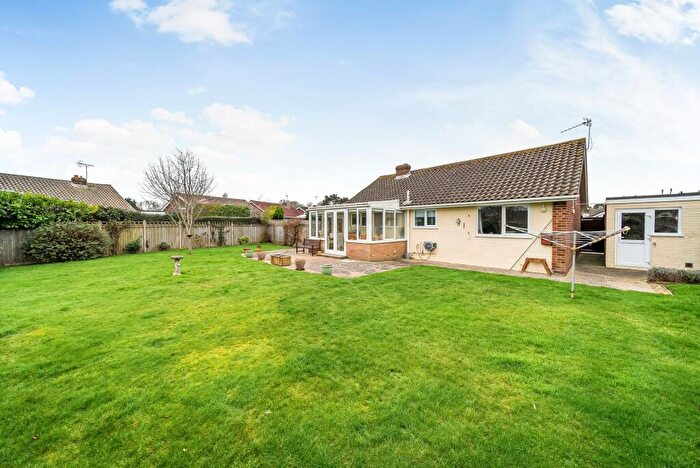 2 Bedroom Detached Bungalow For Sale In Worcester Close, West Meads, Bognor Regis, PO21