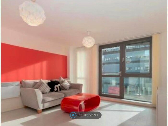 1 Bedroom Flat To Rent In Centenary Plaza, Birmingham, B1