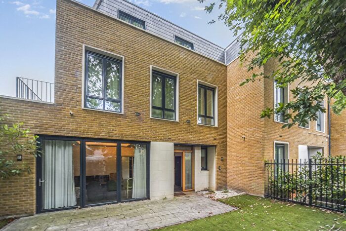 5 Bedroom End Of Terrace House For Sale In Ashchurch Grove, Bedford Park, W12