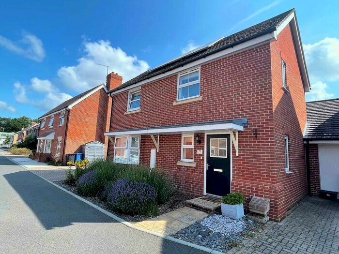 3 Bedroom Detached House To Rent In Grant Drive, Church Crookham, GU52