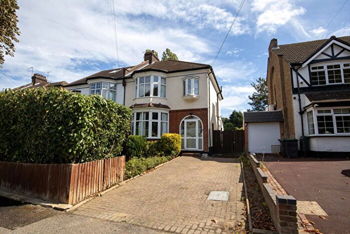 3 Bedroom Semi-Detached House For Sale In Windermere Road, Coulsdon, CR5