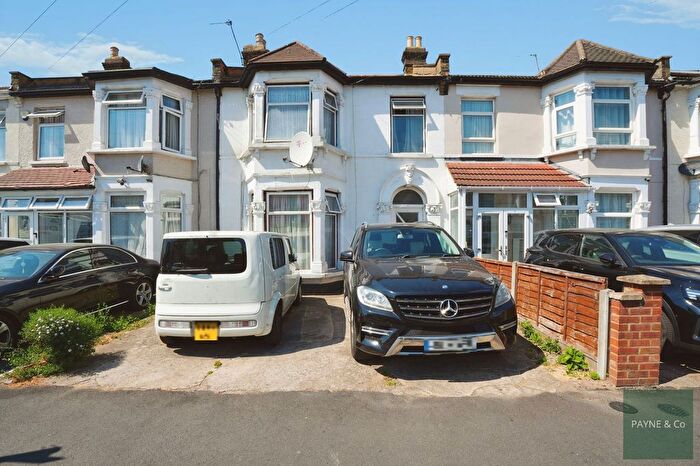 3 Bedroom Terraced House For Sale In Pembroke Road, Ilford, IG3