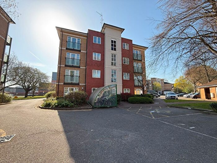1 Bedroom Flat For Sale In The Parklands, Dunstable, LU5