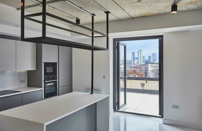 2 Bedroom Apartment To Rent In . :: One Silk Street, M4