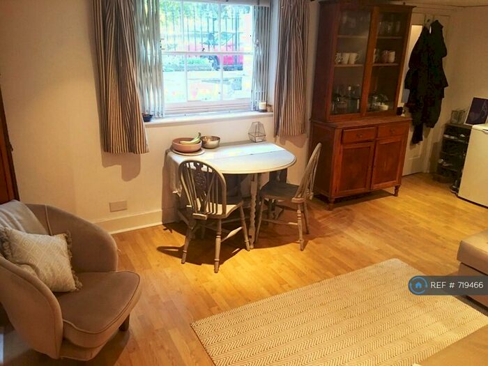 1 Bedroom Flat To Rent In Addington Square, London, SE5