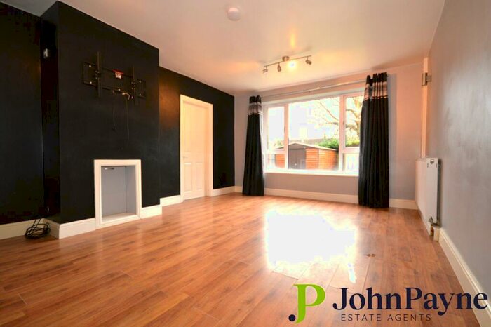 3 Bedroom Semi-Detached House To Rent In Dunhill Avenue, Tile Hill, Coventry, West Midlands, CV4