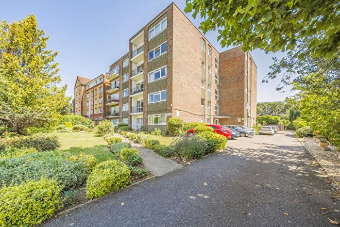 2 Bedroom Flat To Rent In Galsworthy Road, Kingston Upon Thames, KT2