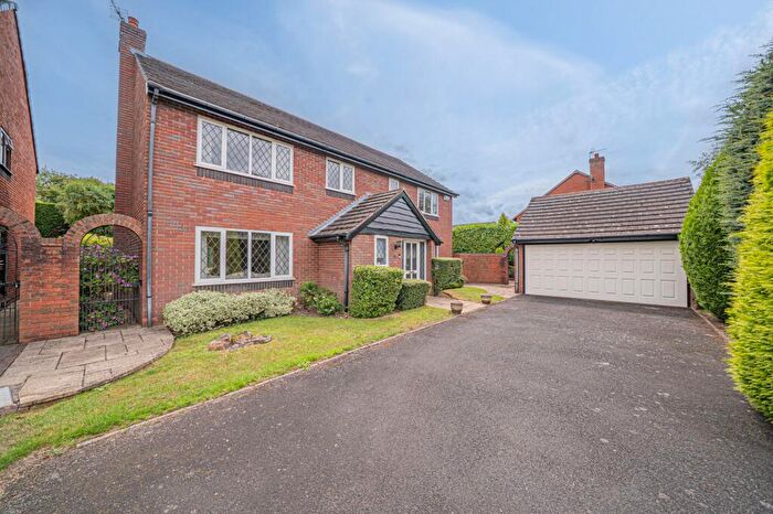 4 Bedroom Detached House For Sale In Minster Close, Knowle, B93