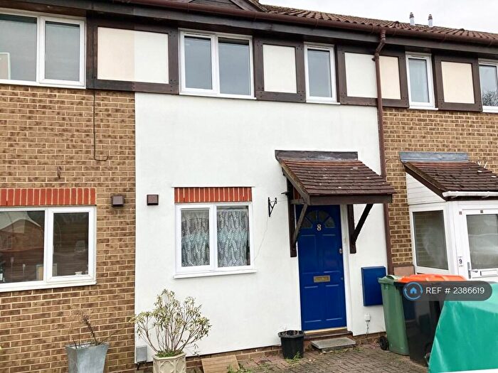 2 Bedroom Terraced House To Rent In Readers Close, Dunstable, LU6