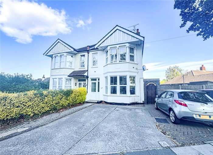 2 Bedroom Apartment For Sale In Hillborough Road, Westcliff-on-Sea, Essex, SS0