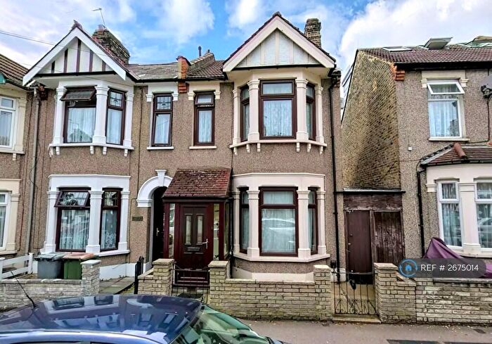 3 Bedroom End Of Terrace House To Rent In Chesley Gardens, London, E6