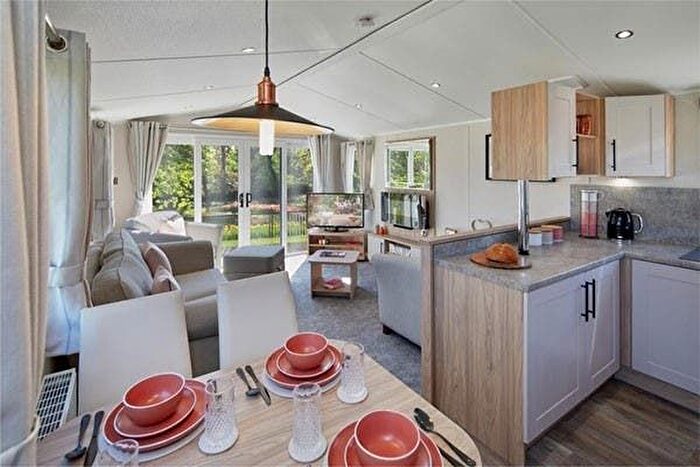 3 Bedroom Mobile/park Home For Sale In Fenny Bentley, Ashbourne, DE6