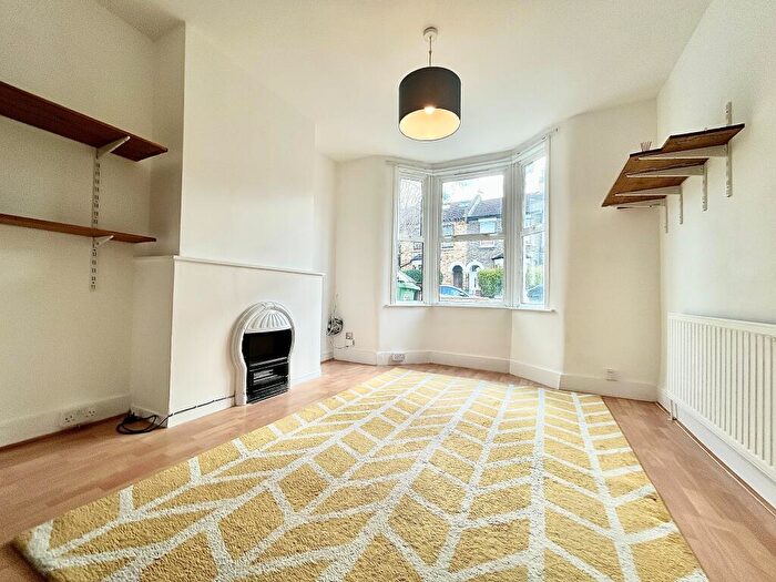 2 Bedroom House To Rent In Clacton Road, Walthamstow, E17