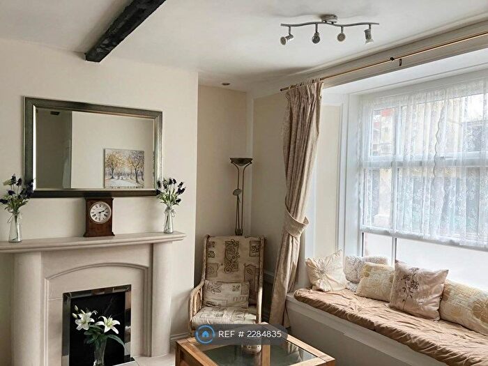 2 Bedroom Flat To Rent In Marlborough Street, Faringdon, SN7