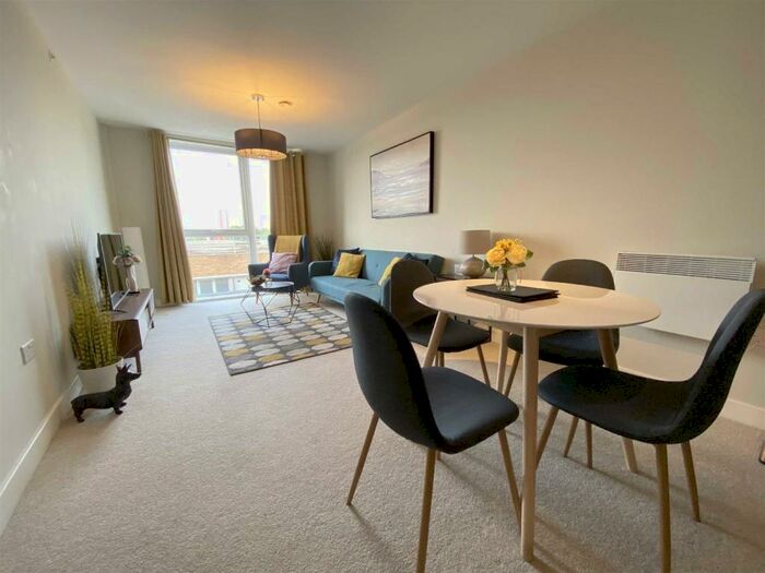 2 Bedroom Apartment To Rent In Bridgewater Point, Ordsall Lane, M5