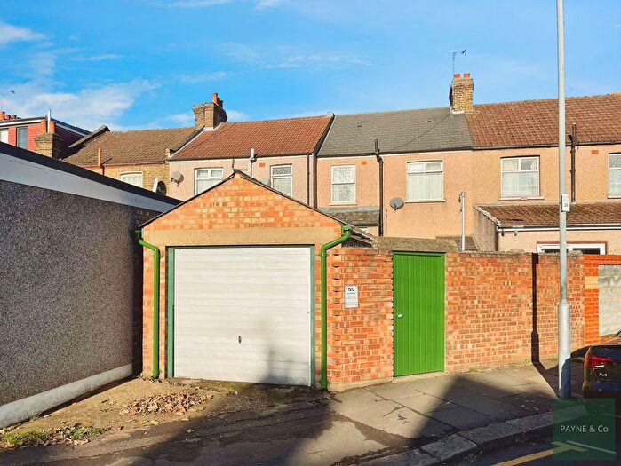 3 Bedroom Terraced House For Sale In Wellesley Road, Ilford, IG1