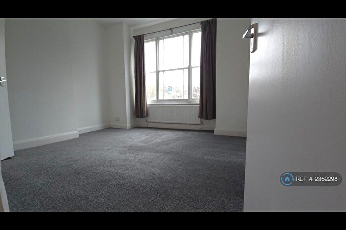 1 Bedroom Flat To Rent In Brockley Rise, London, SE23