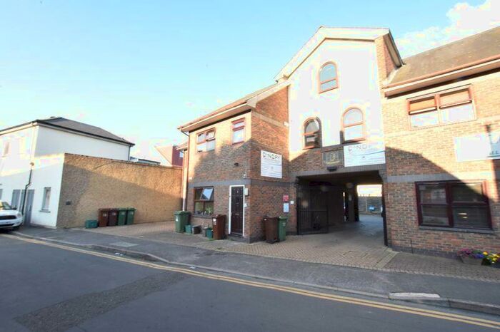 1 Bedroom Flat To Rent In Palmerston Road, Sutton, SM1