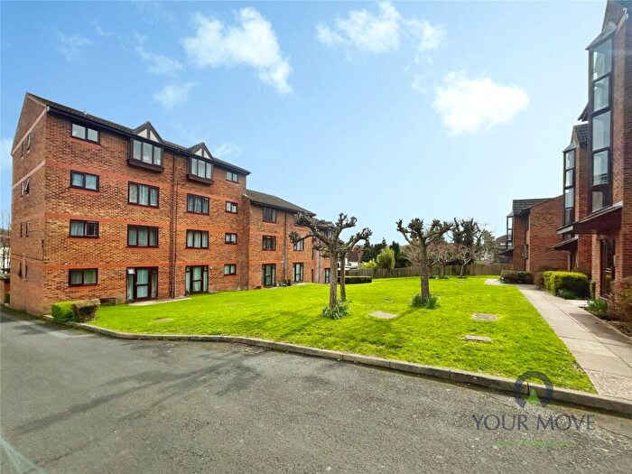 1 Bedroom Flat For Sale In Birkdale Court, Buckland Road, Maidstone, Kent, ME16