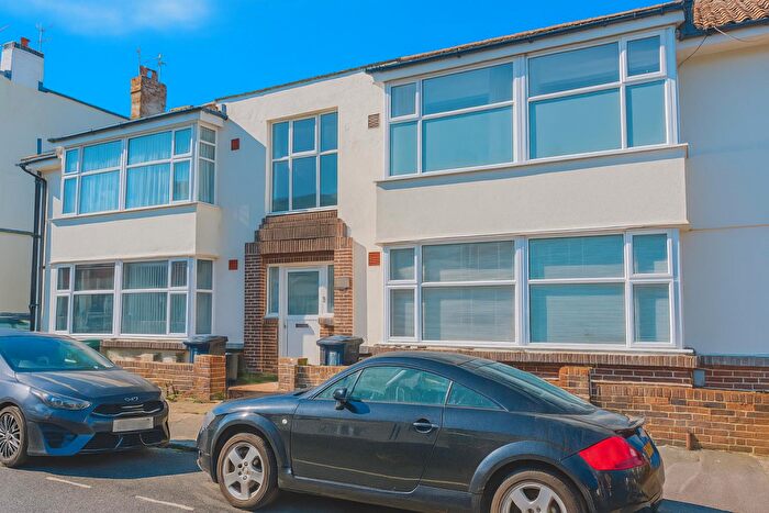 2 Bedroom Apartment For Sale In Dallington Road, Hove, BN3
