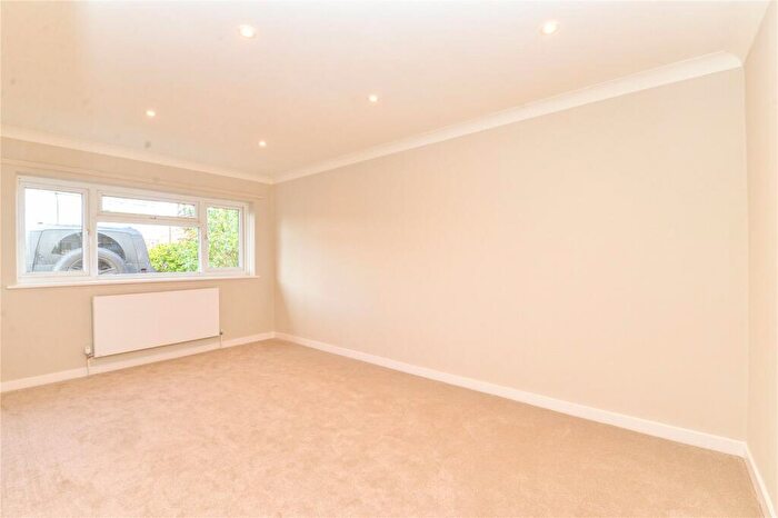 4 Bedroom Bungalow For Sale In Compton Road, New Milton, Hampshire, BH25