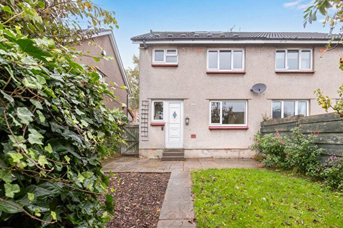 3 Bedroom Semi-Detached House For Sale In Knightslaw Place, Penicuik, EH26