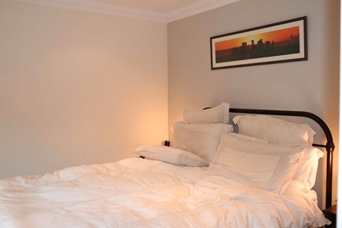 2 Bedroom Apartment To Rent In Templeside Gardens, High Wycombe, HP12